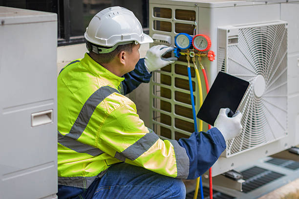 Professional Hvac technician working in Lakeview, MI